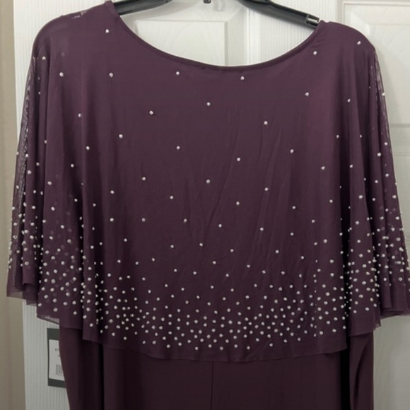 Full Length Sleeveless Gown - Picture 4 of 7